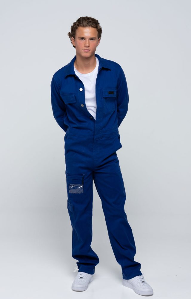 Model-X-Regularfit-unisex-II