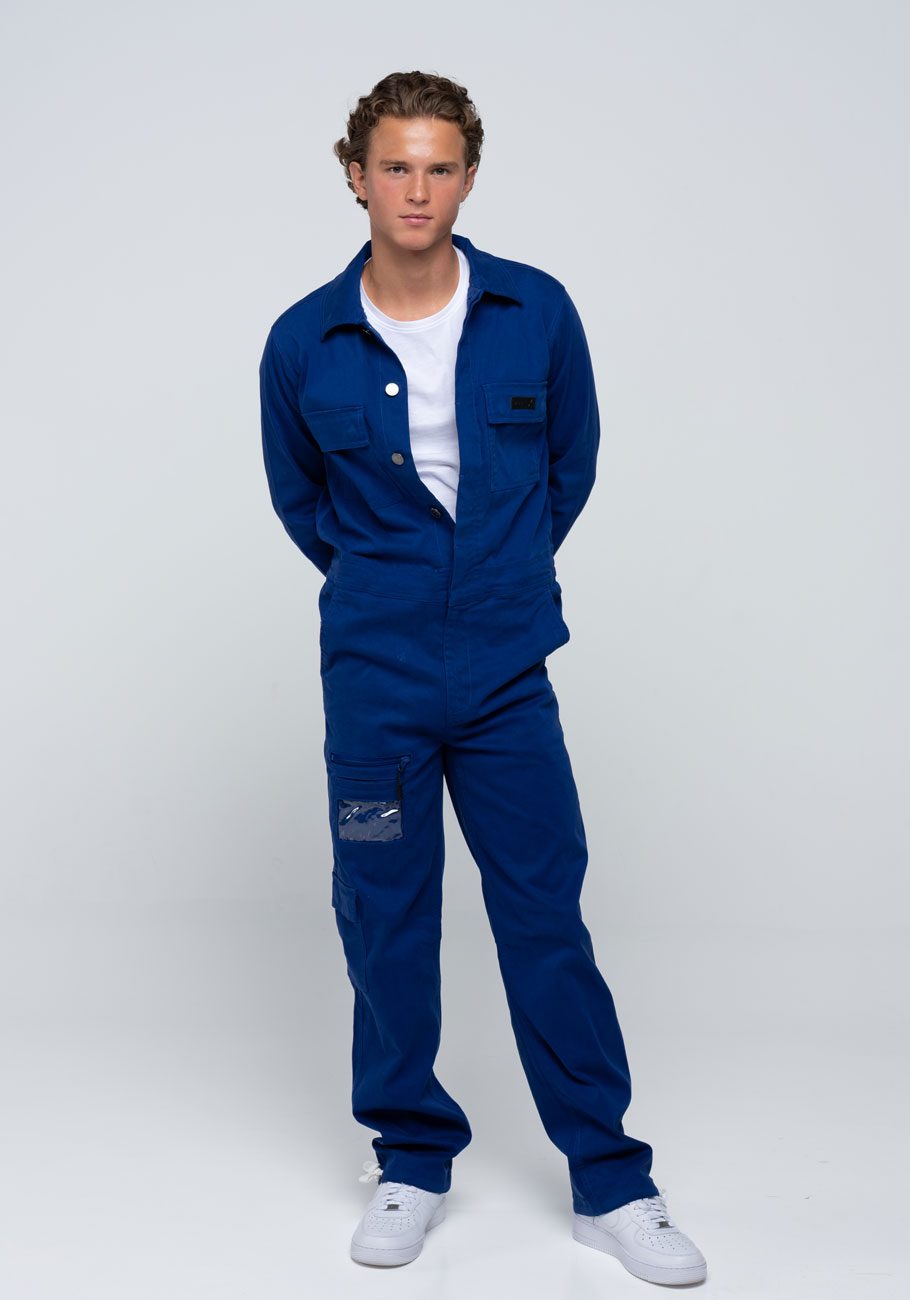 Model-X-Regularfit-unisex-II