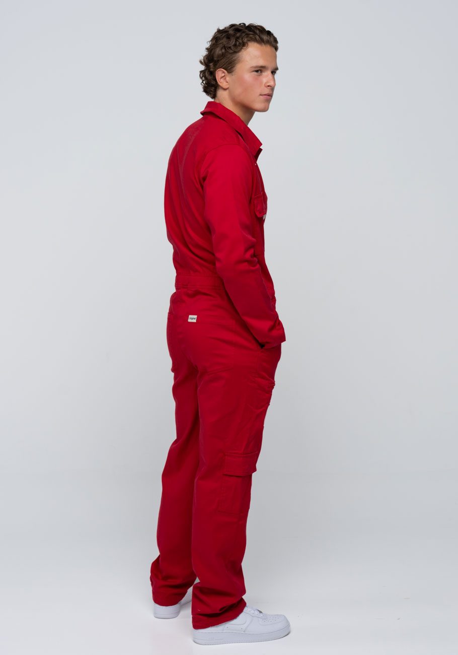 Modell 175 cm. Størrelse S rød.